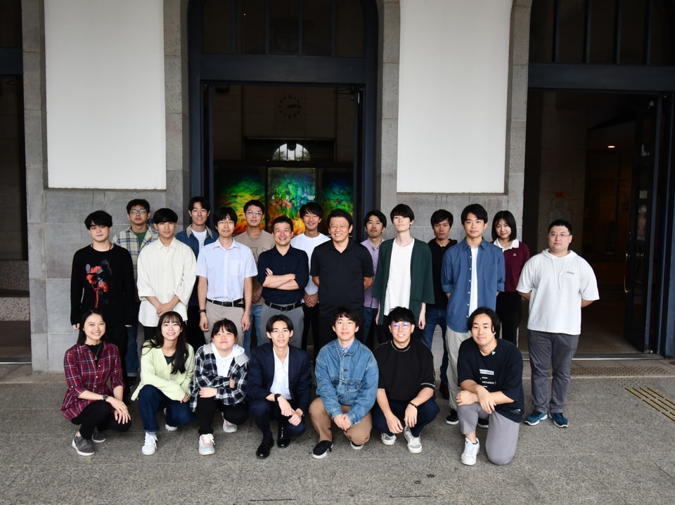 2017 集合写真 本館前にて