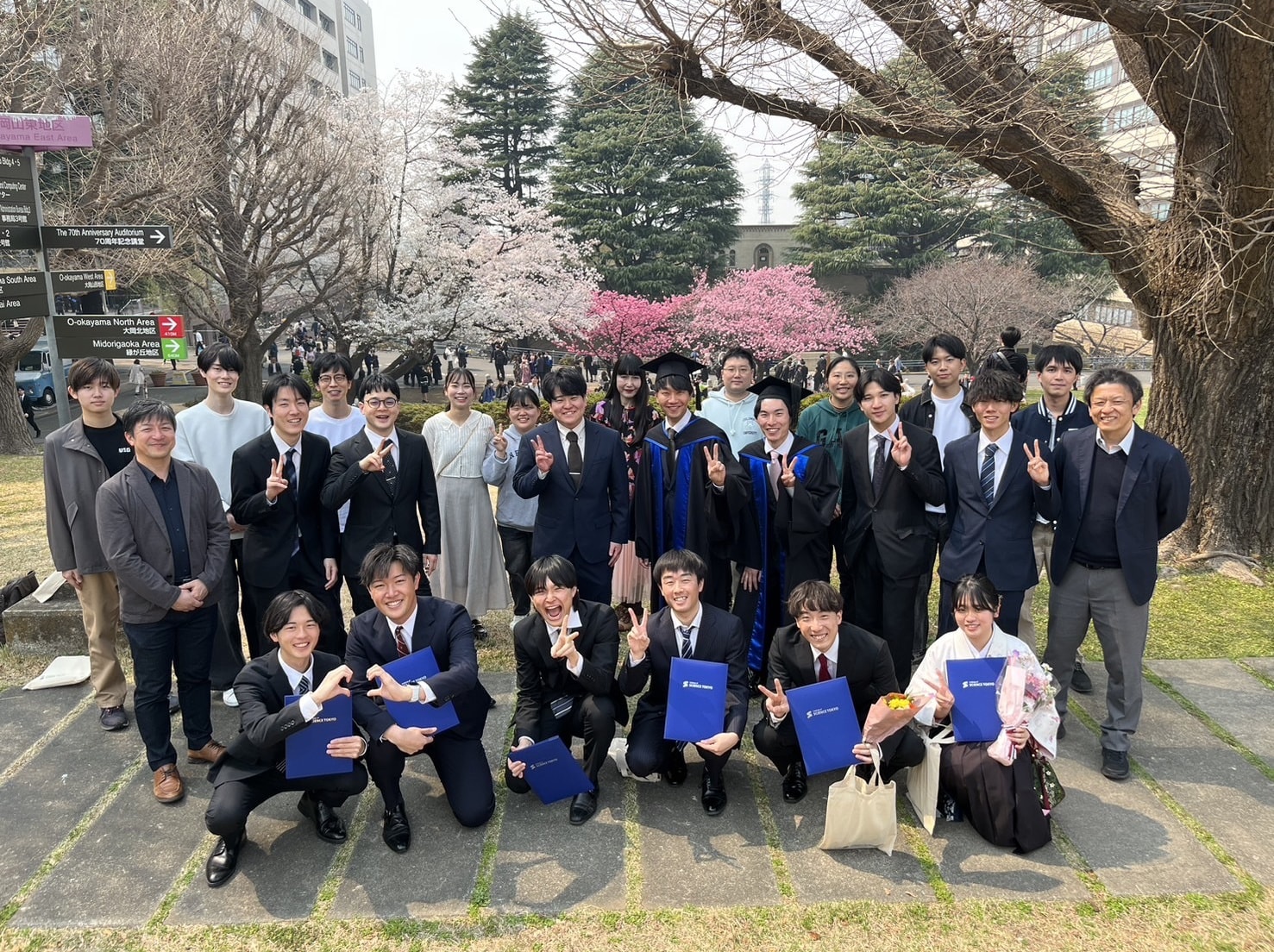2017 集合写真 本館前にて